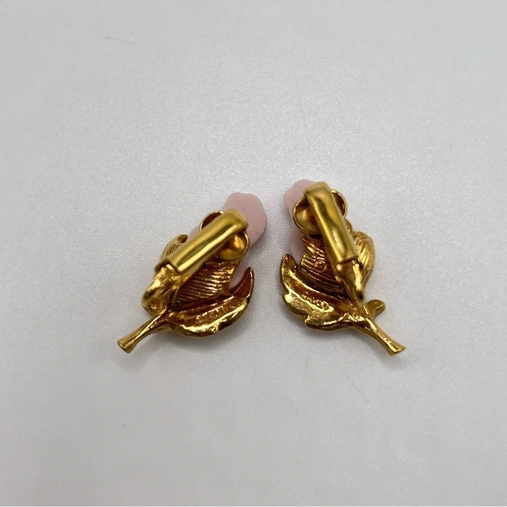 Vintage AVON Pink Rosebud Clip-On Earrings – Gold Tone Floral